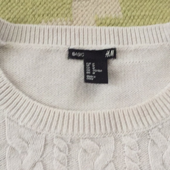 H&M Sweater - Picture 2 of 4